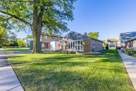 Tiny photo for 9904 S Cicero Avenue, Oak Lawn, IL 60453 (MLS # 12503964)