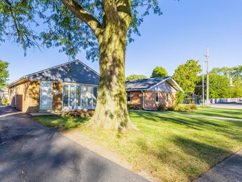 Tiny photo for 9904 S Cicero Avenue, Oak Lawn, IL 60453 (MLS # 12503964)