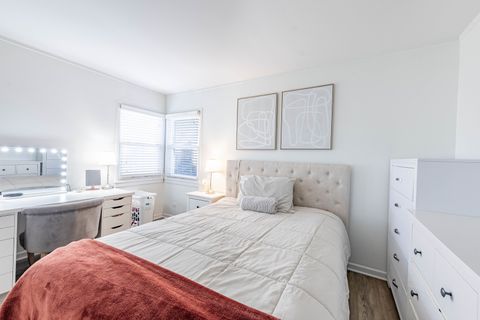 Tiny photo for 9904 S Cicero Avenue, Oak Lawn, IL 60453 (MLS # 12503964)