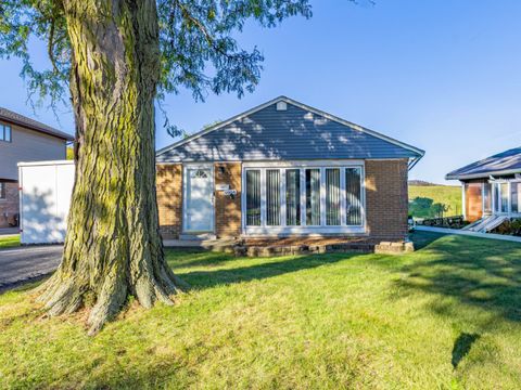 Tiny photo for 9904 S Cicero Avenue, Oak Lawn, IL 60453 (MLS # 12503964)