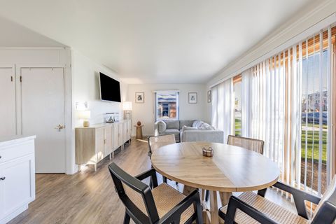 Tiny photo for 9904 S Cicero Avenue, Oak Lawn, IL 60453 (MLS # 12503964)
