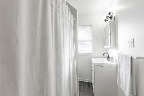 Tiny photo for 9904 S Cicero Avenue, Oak Lawn, IL 60453 (MLS # 12503964)
