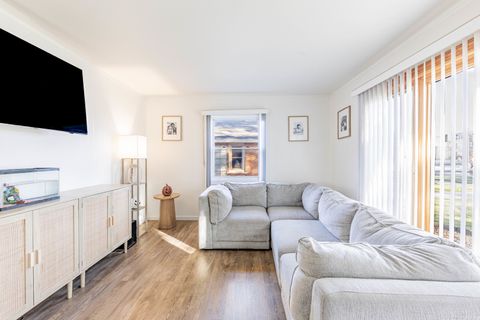 Tiny photo for 9904 S Cicero Avenue, Oak Lawn, IL 60453 (MLS # 12503964)
