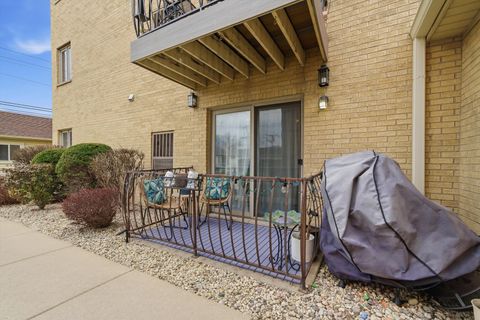 Tiny photo for 2238 N Harlem Avenue #1W, Elmwood Park, IL 60707 (MLS # 12605456)