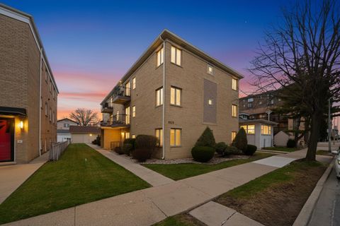 Tiny photo for 2238 N Harlem Avenue #1W, Elmwood Park, IL 60707 (MLS # 12605456)