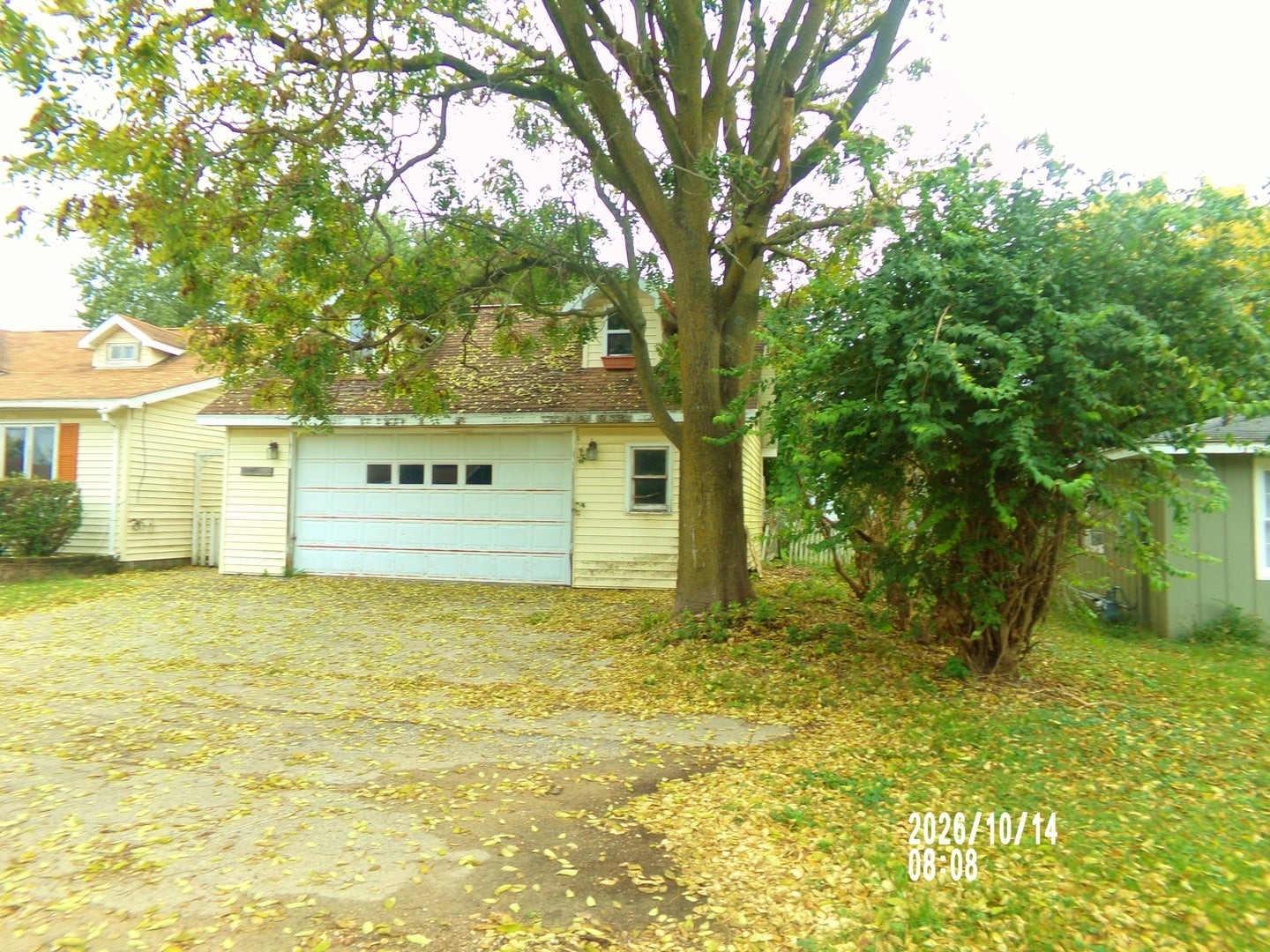 122 S Commercial Avenue