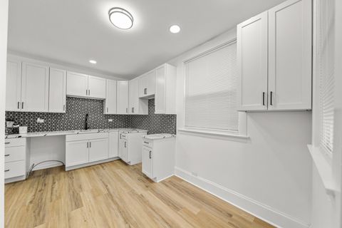 Tiny photo for 7537 S CLYDE Avenue, Chicago, IL 60649 (MLS # 12504340)