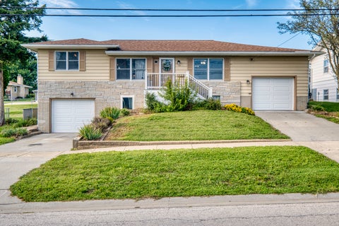 Photo of 919 3rd Avenue, Fulton, IL 61252 (MLS # 12739429)