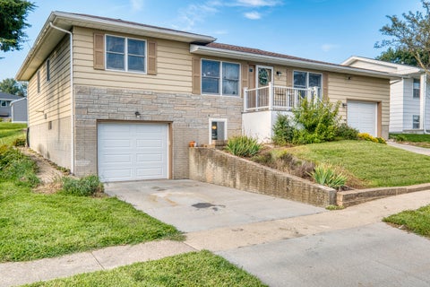Tiny photo for 919 3rd Avenue, Fulton, IL 61252 (MLS # 12739429)