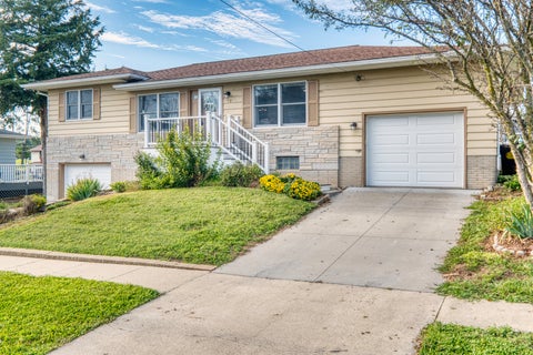 Tiny photo for 919 3rd Avenue, Fulton, IL 61252 (MLS # 12739429)