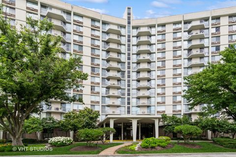 Photo of 20 N Tower Road #10A, Oak Brook, IL 60523 (MLS # 12599074)