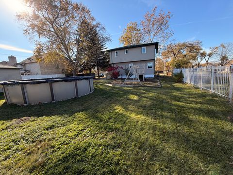 Tiny photo for 8325 Melvina Avenue, Burbank, IL 60459 (MLS # 12524465)