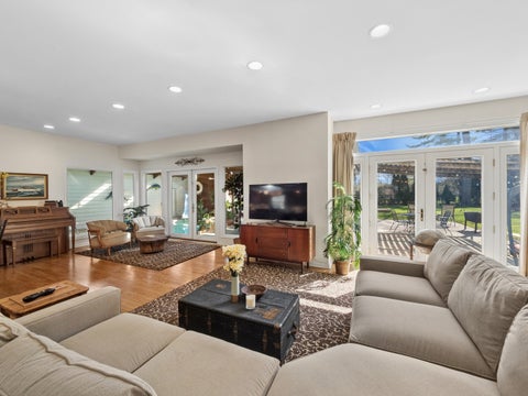 Tiny photo for 819 S Beverly Lane, Arlington Heights, IL 60005 (MLS # 12682664)