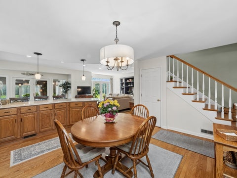 Tiny photo for 819 S Beverly Lane, Arlington Heights, IL 60005 (MLS # 12682664)