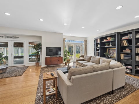 Tiny photo for 819 S Beverly Lane, Arlington Heights, IL 60005 (MLS # 12682664)