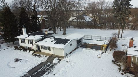 Tiny photo for 4818 Strong Road, Crystal Lake, IL 60014 (MLS # 12531754)