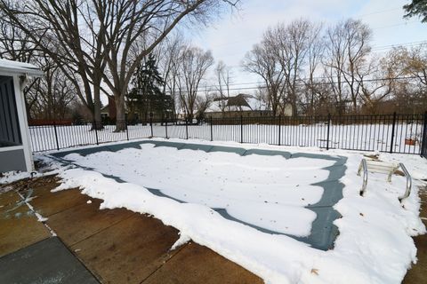 Tiny photo for 4818 Strong Road, Crystal Lake, IL 60014 (MLS # 12531754)