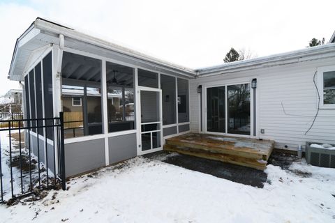 Tiny photo for 4818 Strong Road, Crystal Lake, IL 60014 (MLS # 12531754)