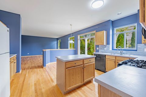 Tiny photo for 16516 Coventry Lane, Crest Hill, IL 60403 (MLS # 12495542)