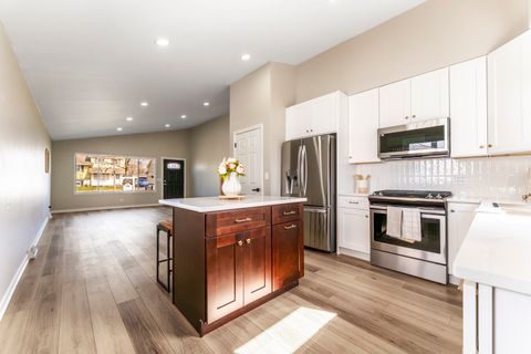 Tiny photo for 646 W Babcock Avenue, Elmhurst, IL 60126 (MLS # 12593924)