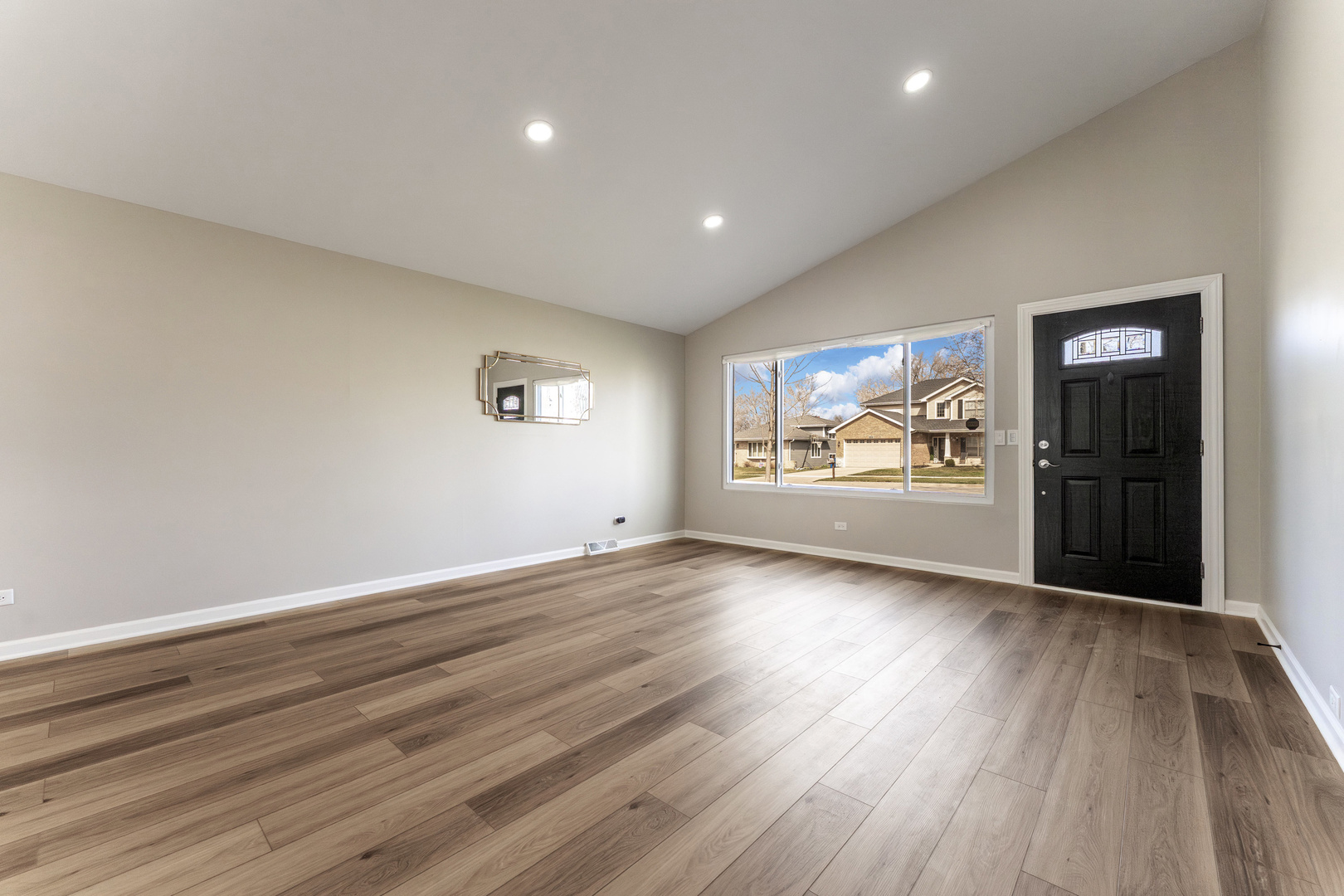 646 W Babcock Avenue