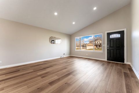 Tiny photo for 646 W Babcock Avenue, Elmhurst, IL 60126 (MLS # 12593924)