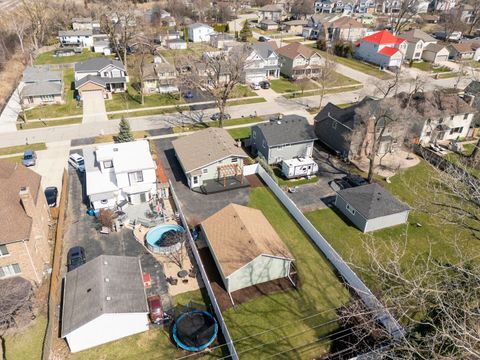 Tiny photo for 646 W Babcock Avenue, Elmhurst, IL 60126 (MLS # 12593924)