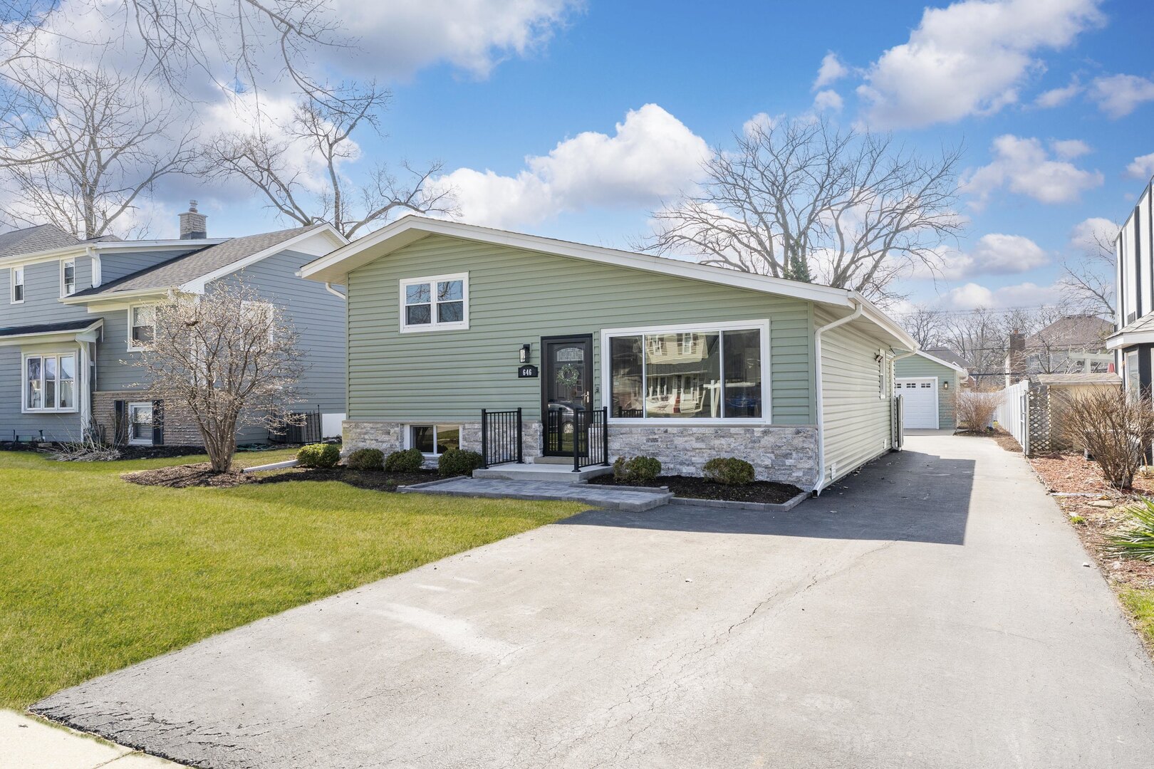 646 W Babcock Avenue