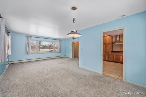 Tiny photo for 612 Russell Road, DeKalb, IL 60115 (MLS # 12536918)