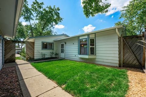 Tiny photo for 422 Tanglewood Drive, Streamwood, IL 60107 (MLS # 12445874)