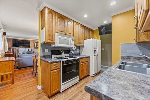 Tiny photo for 422 Tanglewood Drive, Streamwood, IL 60107 (MLS # 12445874)