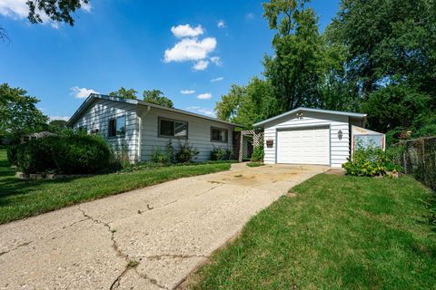 Tiny photo for 422 Tanglewood Drive, Streamwood, IL 60107 (MLS # 12445874)