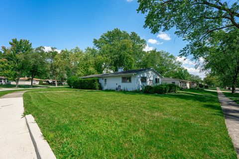 Tiny photo for 422 Tanglewood Drive, Streamwood, IL 60107 (MLS # 12445874)