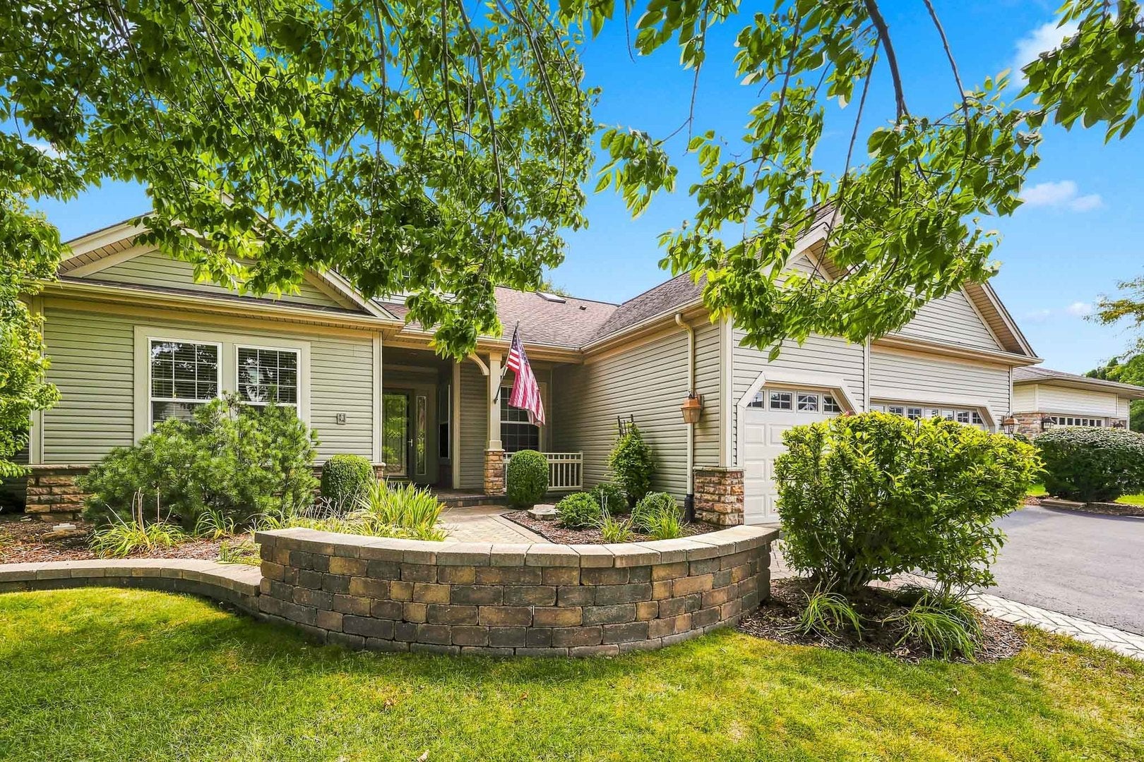 12128 SPRING CREEK Drive