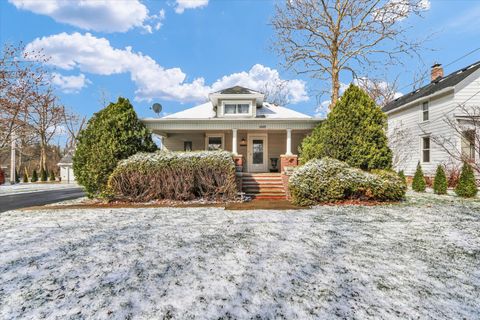 Photo of 105 S Division Street, Mahomet, IL 61853 (MLS # 12582458)