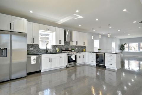 Tiny photo for 913 N Homan Avenue, Chicago, IL 60651 (MLS # 12475350)