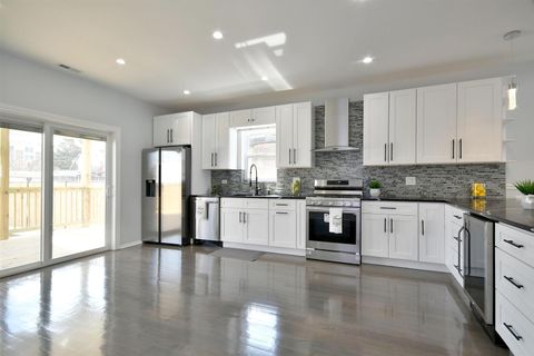 Tiny photo for 913 N Homan Avenue, Chicago, IL 60651 (MLS # 12475350)