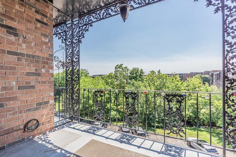 Tiny photo for 9374 Landings Street #402, Des Plaines, IL 60016 (MLS # 12732224)