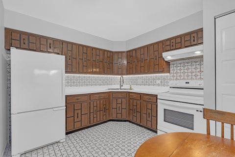 Tiny photo for 9374 Landings Street #402, Des Plaines, IL 60016 (MLS # 12732224)