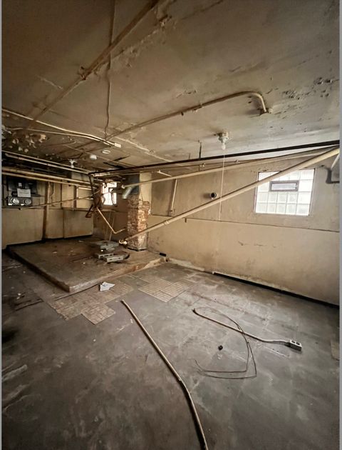 Tiny photo for 6737 S Champlain Avenue, Chicago, IL 60637 (MLS # 12466091)