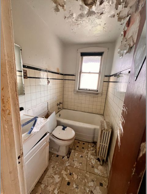 Tiny photo for 6737 S Champlain Avenue, Chicago, IL 60637 (MLS # 12466091)