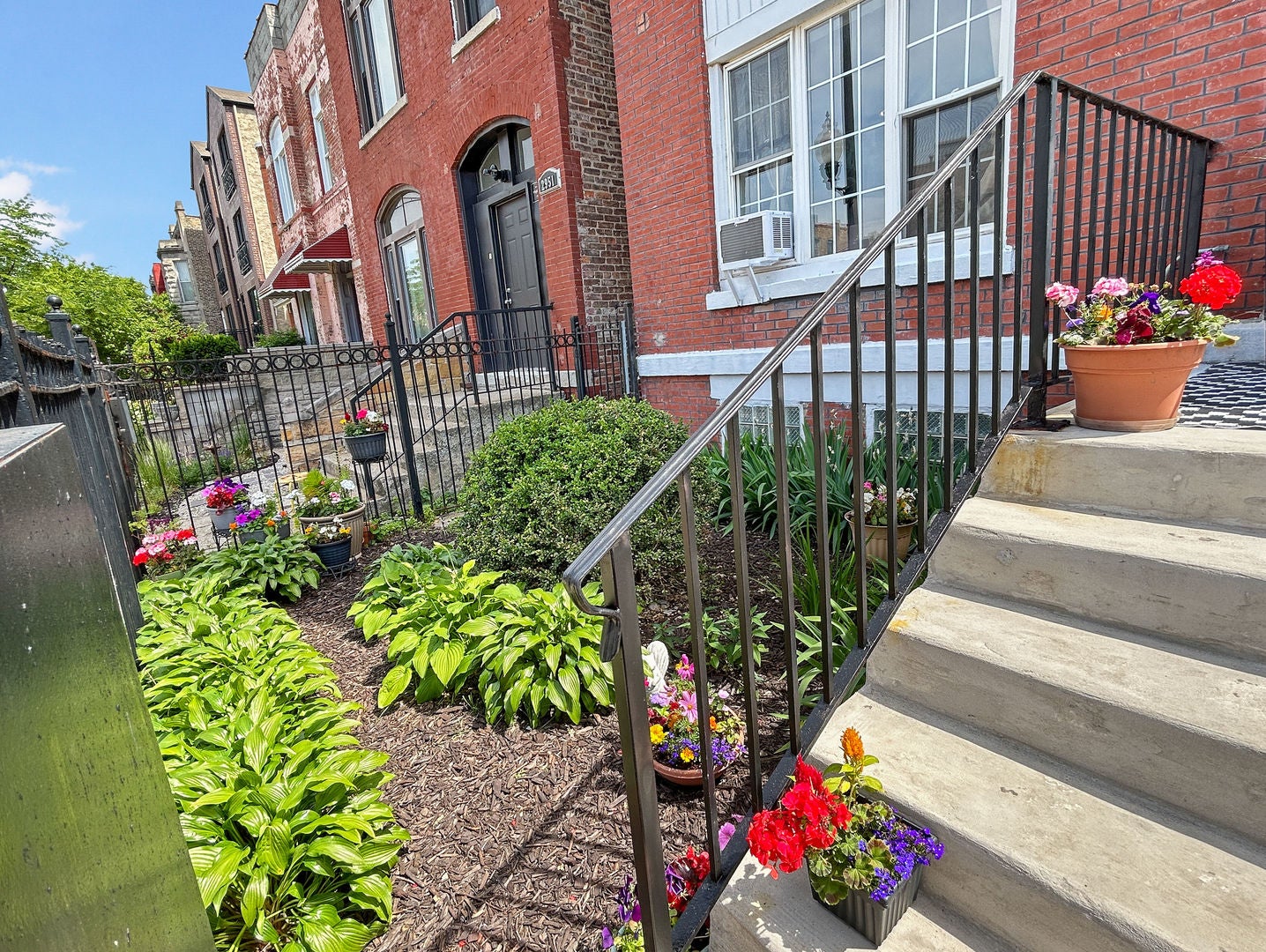 2953 W Warren Boulevard 1
