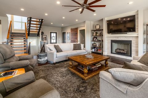 Tiny photo for 9909 Decatur Road, Marion, IL 62959 (MLS # 12595499)