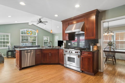 Tiny photo for 511 S Walnut Avenue, Arlington Heights, IL 60005 (MLS # 12712540)