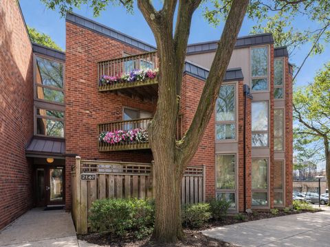 Photo of 2140 N Lincoln Avenue #5306, Chicago, IL 60614 (MLS # 12595701)