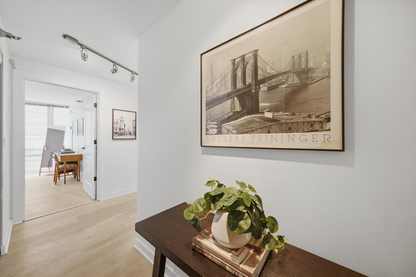 345 N LaSalle Drive 806