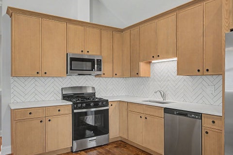 Tiny photo for 555 N Springfield Avenue, Chicago, IL 60624 (MLS # 12702046)