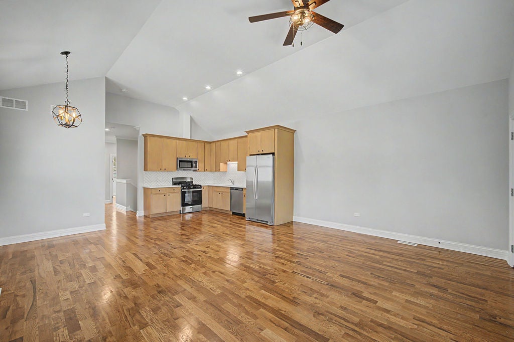 555 N Springfield Avenue