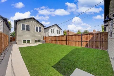 Tiny photo for 555 N Springfield Avenue, Chicago, IL 60624 (MLS # 12702046)