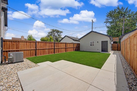 Tiny photo for 555 N Springfield Avenue, Chicago, IL 60624 (MLS # 12702046)